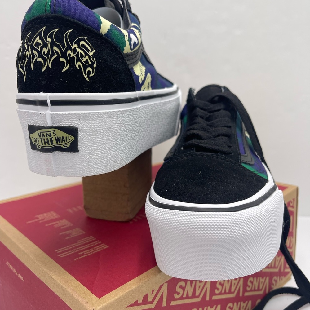 Vans WMNS Black Multi Old Skool Stackform
Midnight Glow Black
Platform Sneakers - Picture 8 of 16